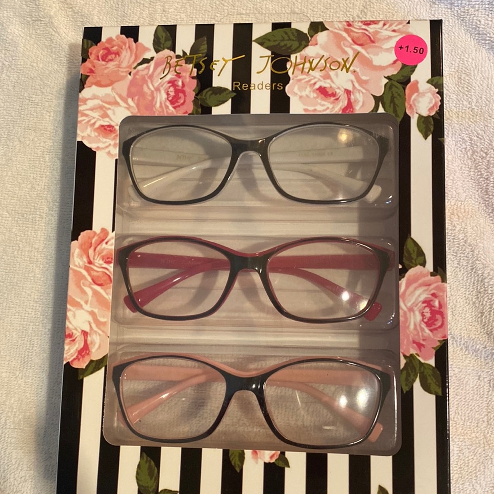 1.5 three pack readers new in box